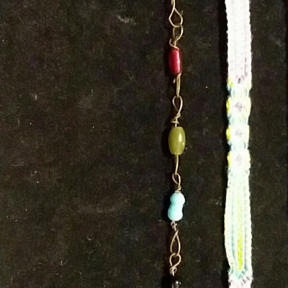 4 bracelets - Picture 2 of 5